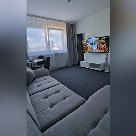 קמניץ Citycenter Apartment - Bigtv-Ps4-Netflix-Parking מראה חיצוני תמונה